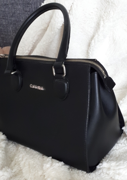 Calvin Klein black purse - Picture 5 of 11